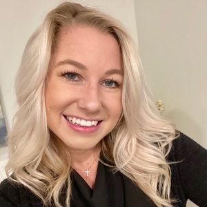 Meet your Posher, Crislyn